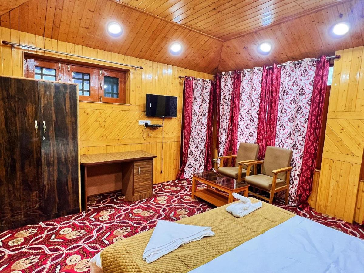 Roseline Inn Srīnagar エクステリア 写真