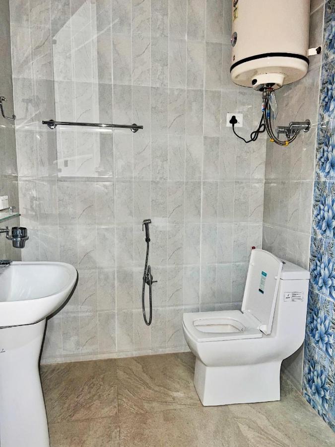 Roseline Inn Srīnagar エクステリア 写真
