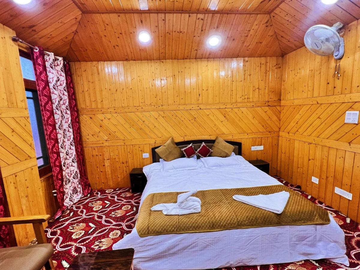 Roseline Inn Srīnagar エクステリア 写真