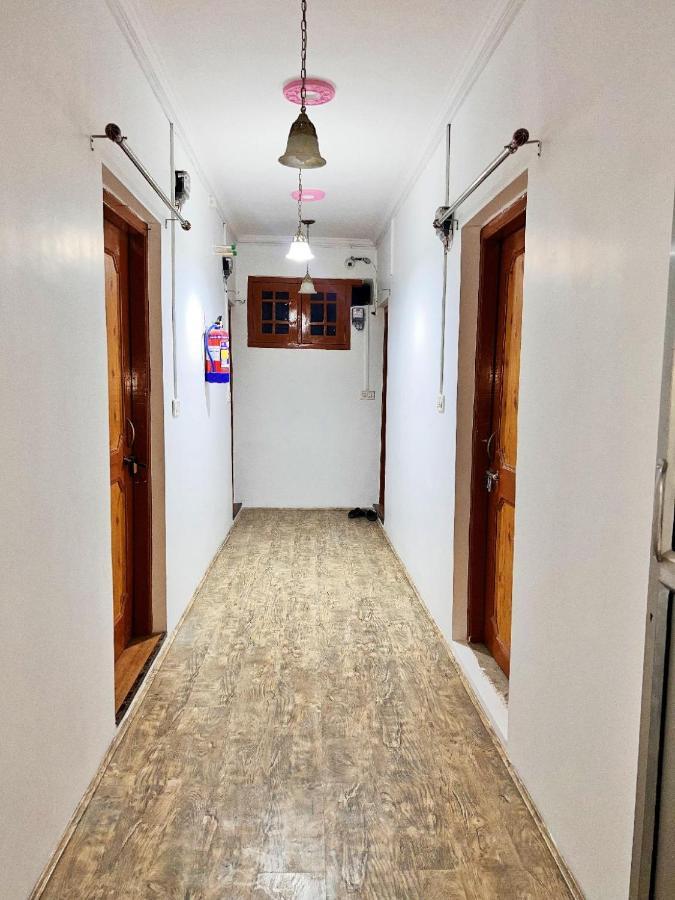 Roseline Inn Srīnagar エクステリア 写真