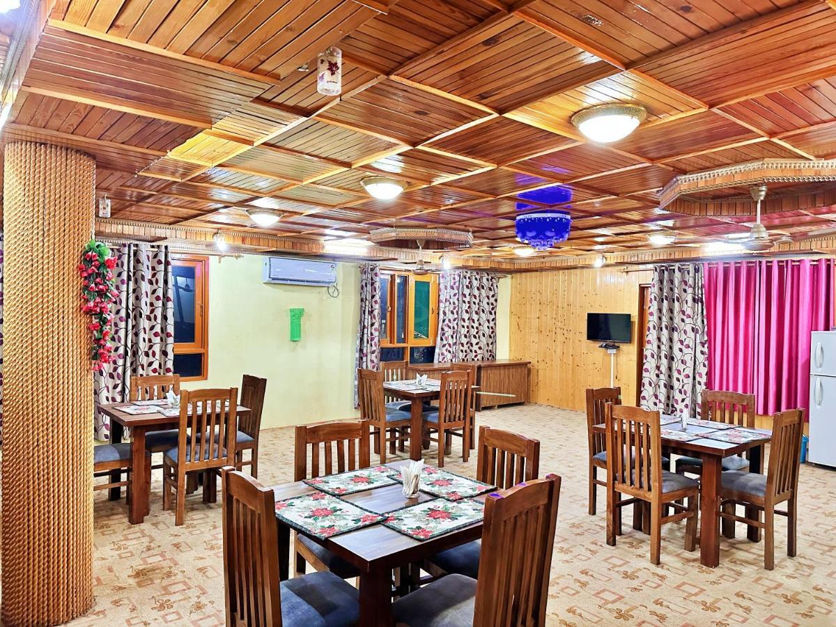 Roseline Inn Srīnagar エクステリア 写真