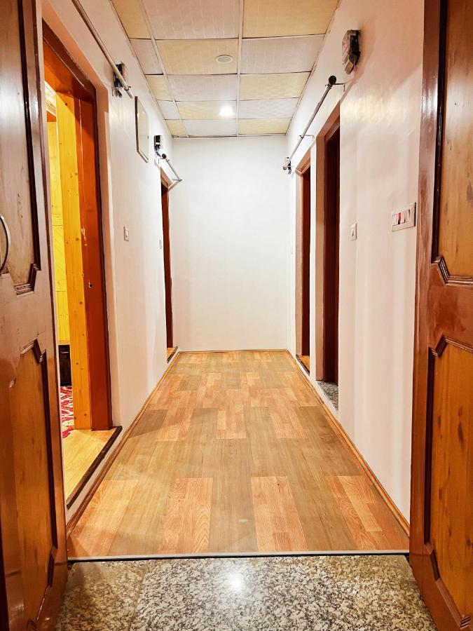 Roseline Inn Srīnagar エクステリア 写真