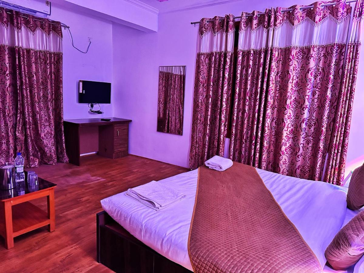 Roseline Inn Srīnagar エクステリア 写真