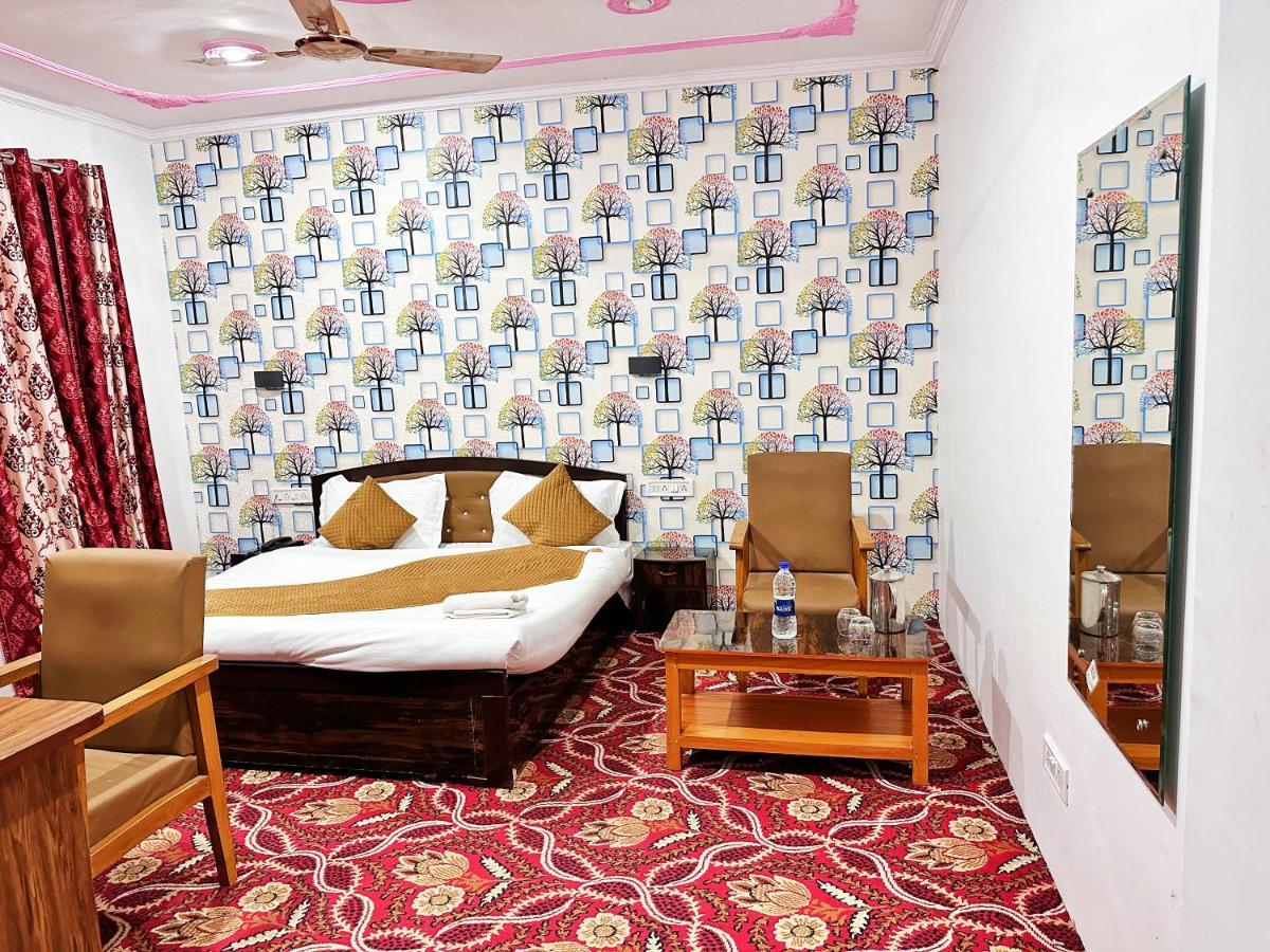 Roseline Inn Srīnagar エクステリア 写真