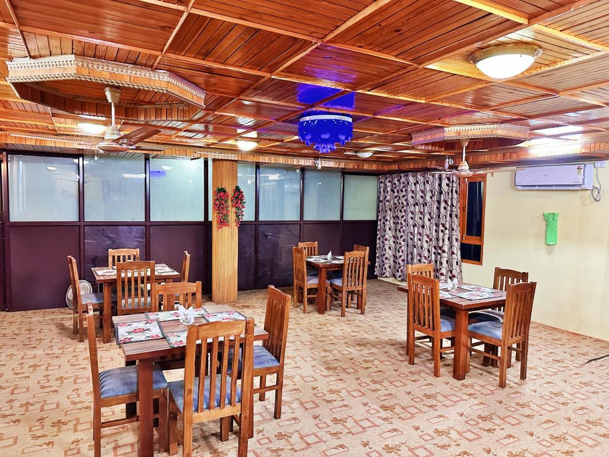 Roseline Inn Srīnagar エクステリア 写真