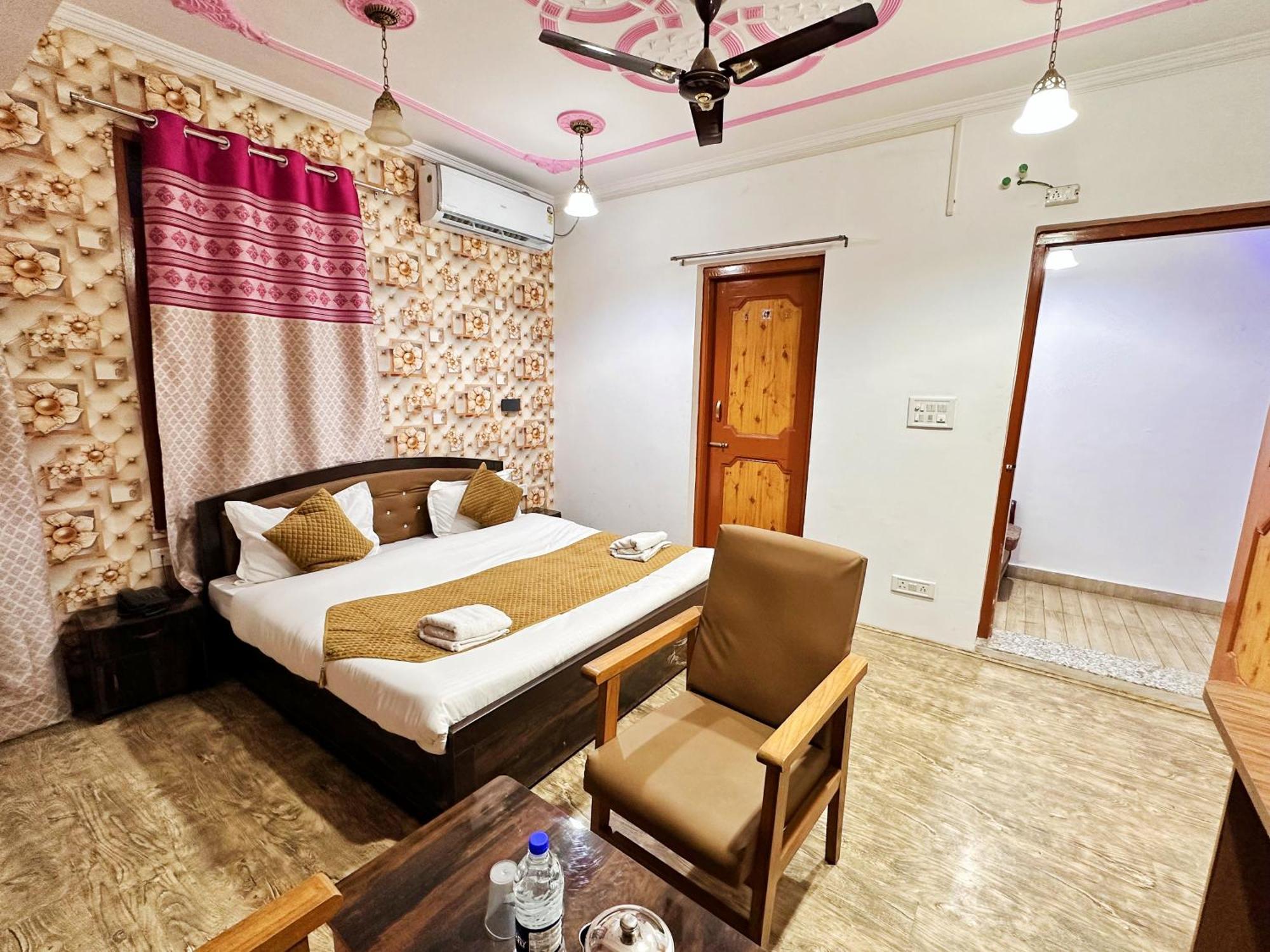 Roseline Inn Srīnagar エクステリア 写真