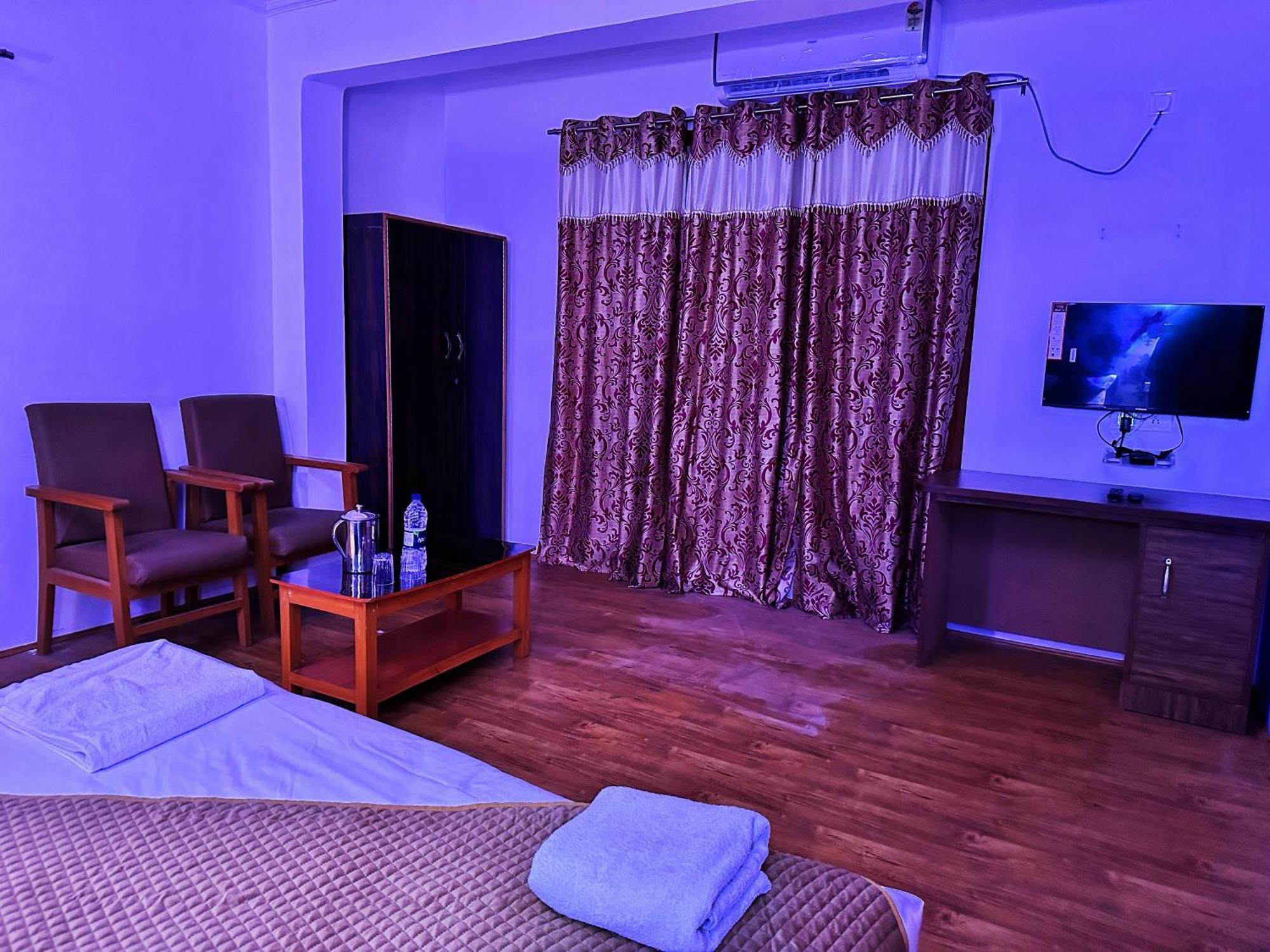 Roseline Inn Srīnagar エクステリア 写真