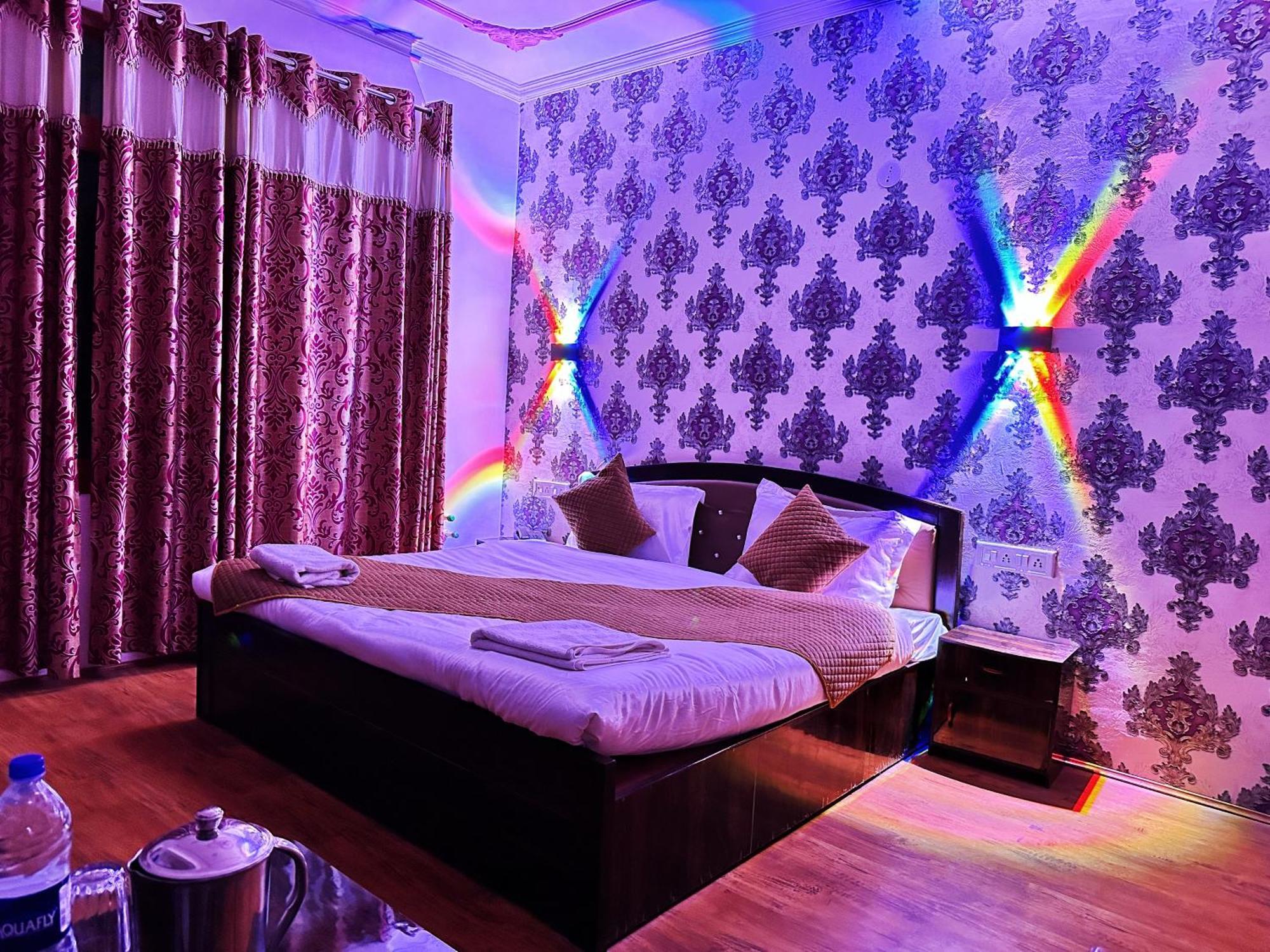 Roseline Inn Srīnagar エクステリア 写真